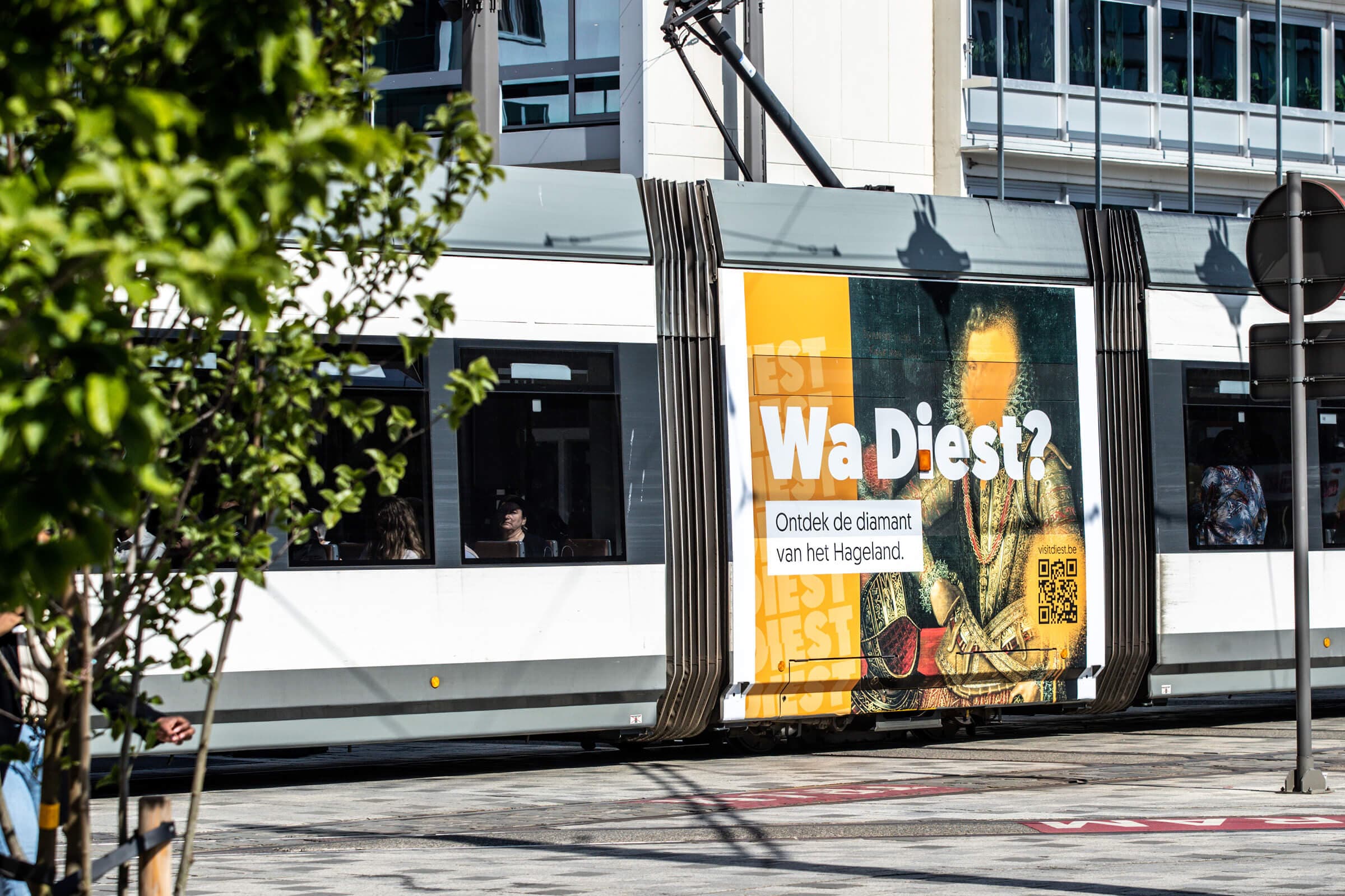 Campagnebeeld voor Visit Diest op tram in Antwerpen