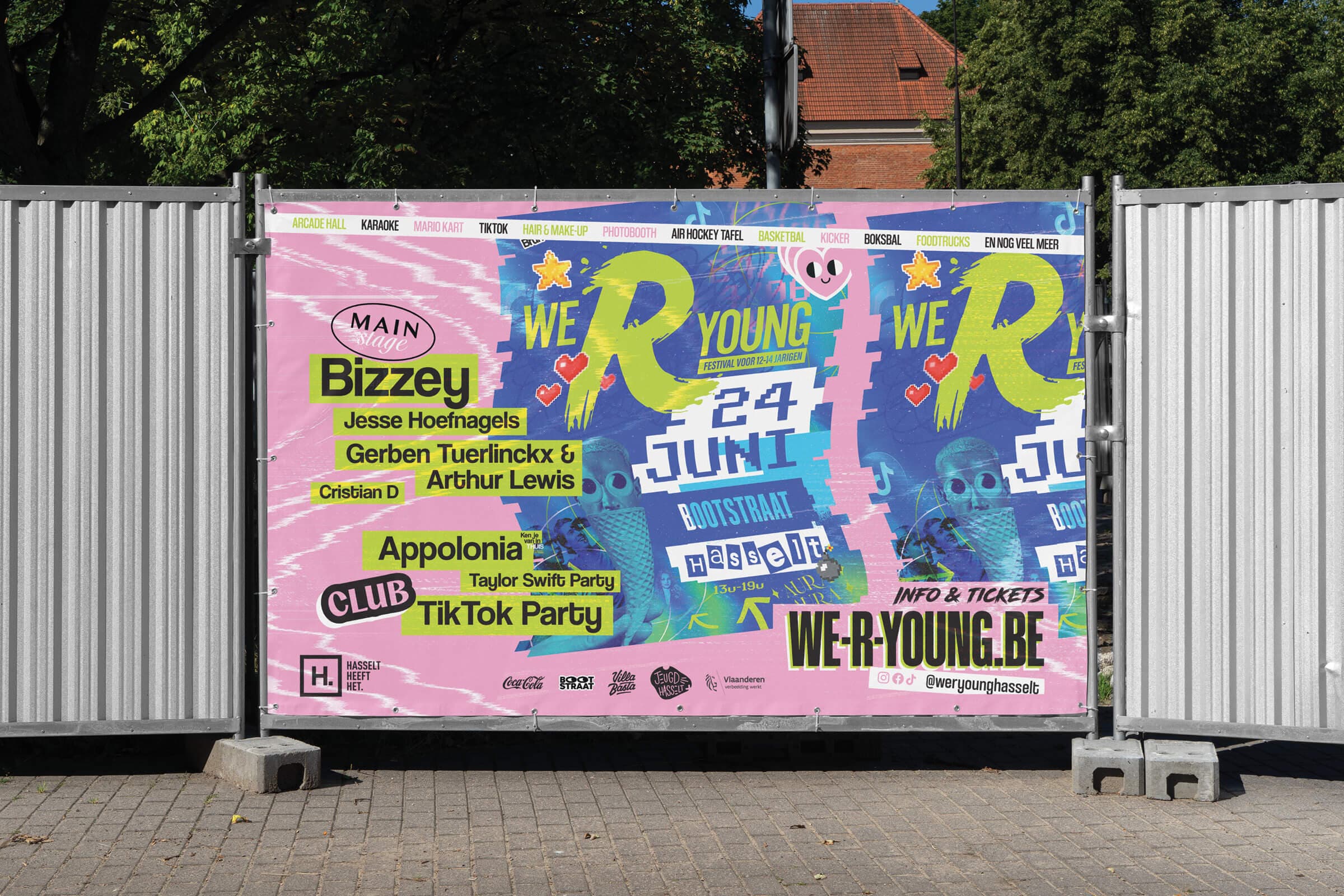 Herasbanner voor We R Young festival in Hasselt